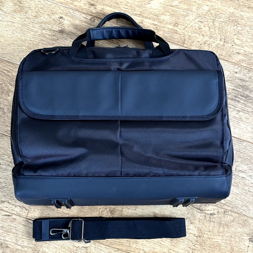 Messenger laptop tablet - laptop,